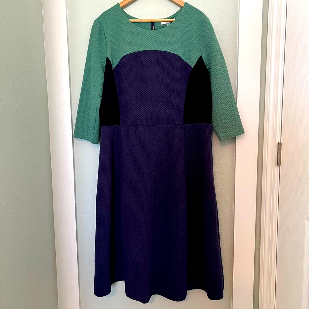 Boden Colorblock Quilted Curve and Flare Dress